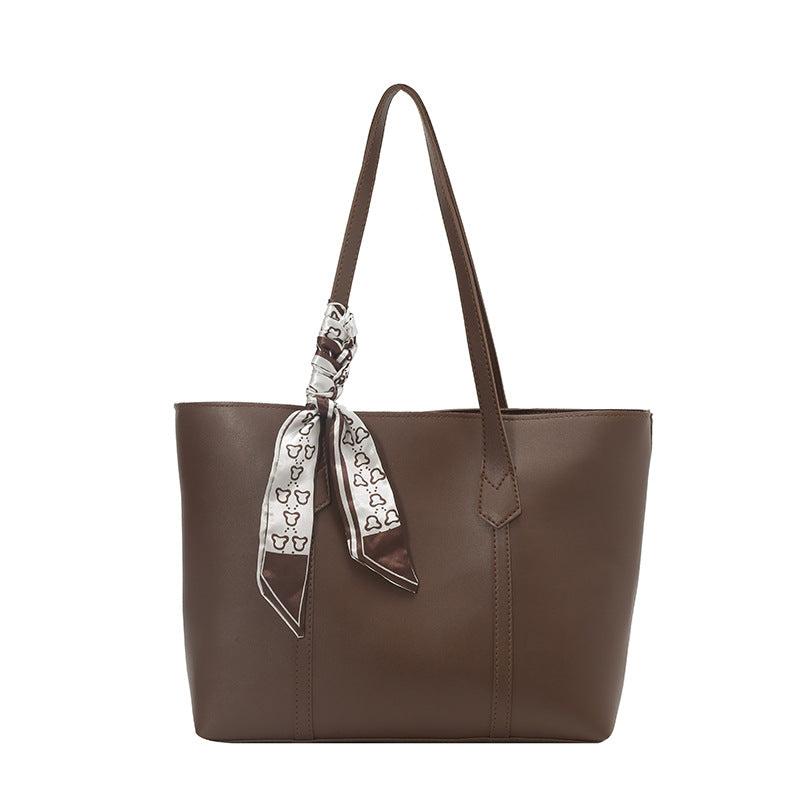 Versatile Commuter Shoulder Bag with Premium Sophisticated Tote Design