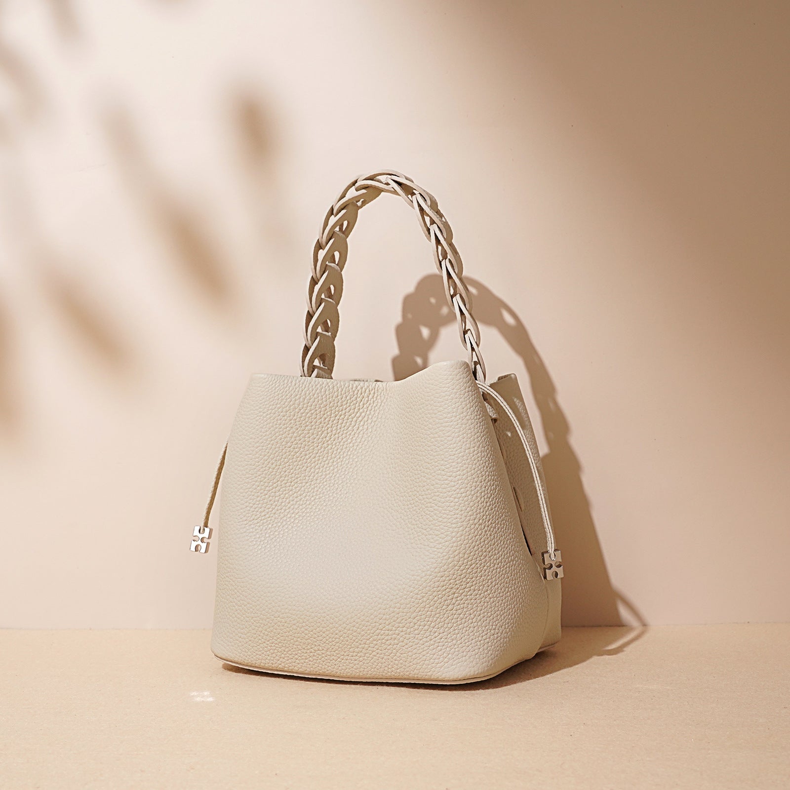 Spring New Arrival Top-Grain Genuine Leather Crossbody Bag for Women