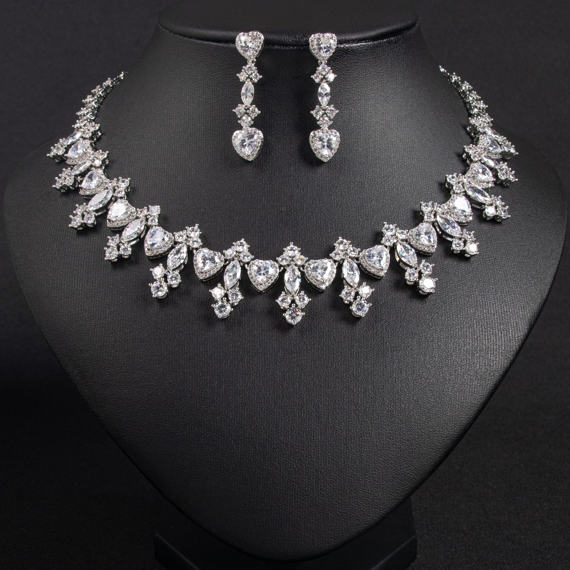 Fashionable Personalized And Creative Necklace And Earrings For Women