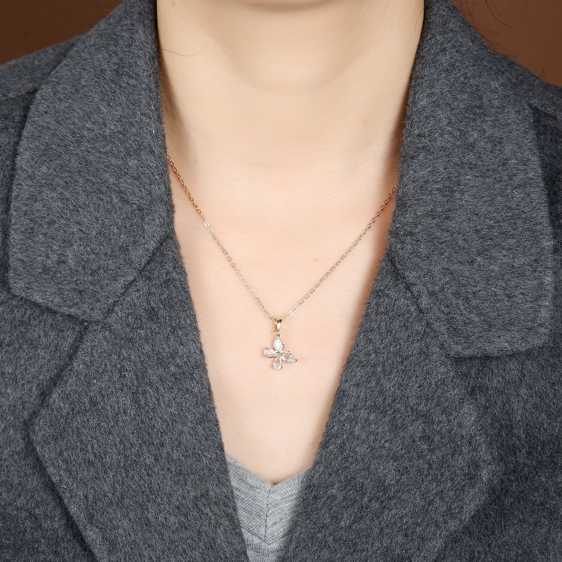 Niche Design Light Luxury Collarbone Chain Necklace for Women