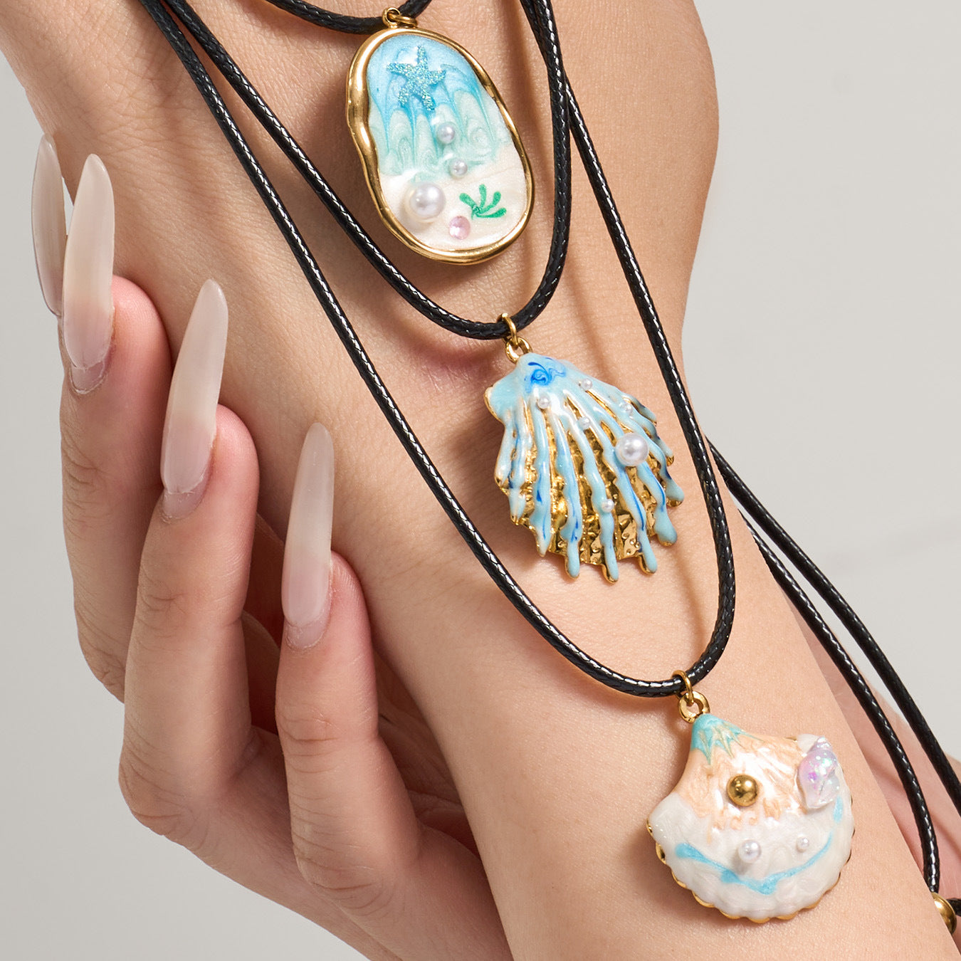 Stainless Steel Enamel Shell And Pearl Necklace