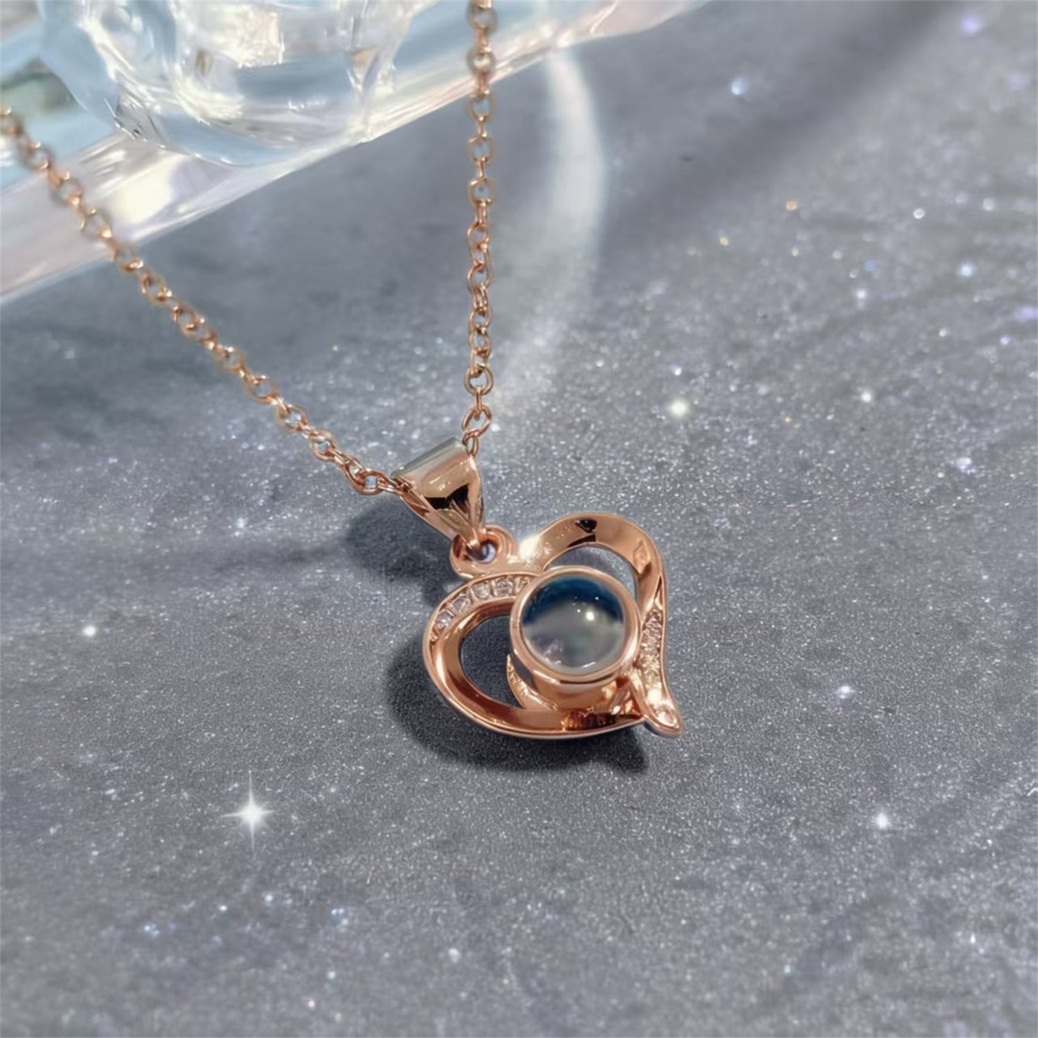Luxury Heart Shaped Projection Necklace With Diamonds